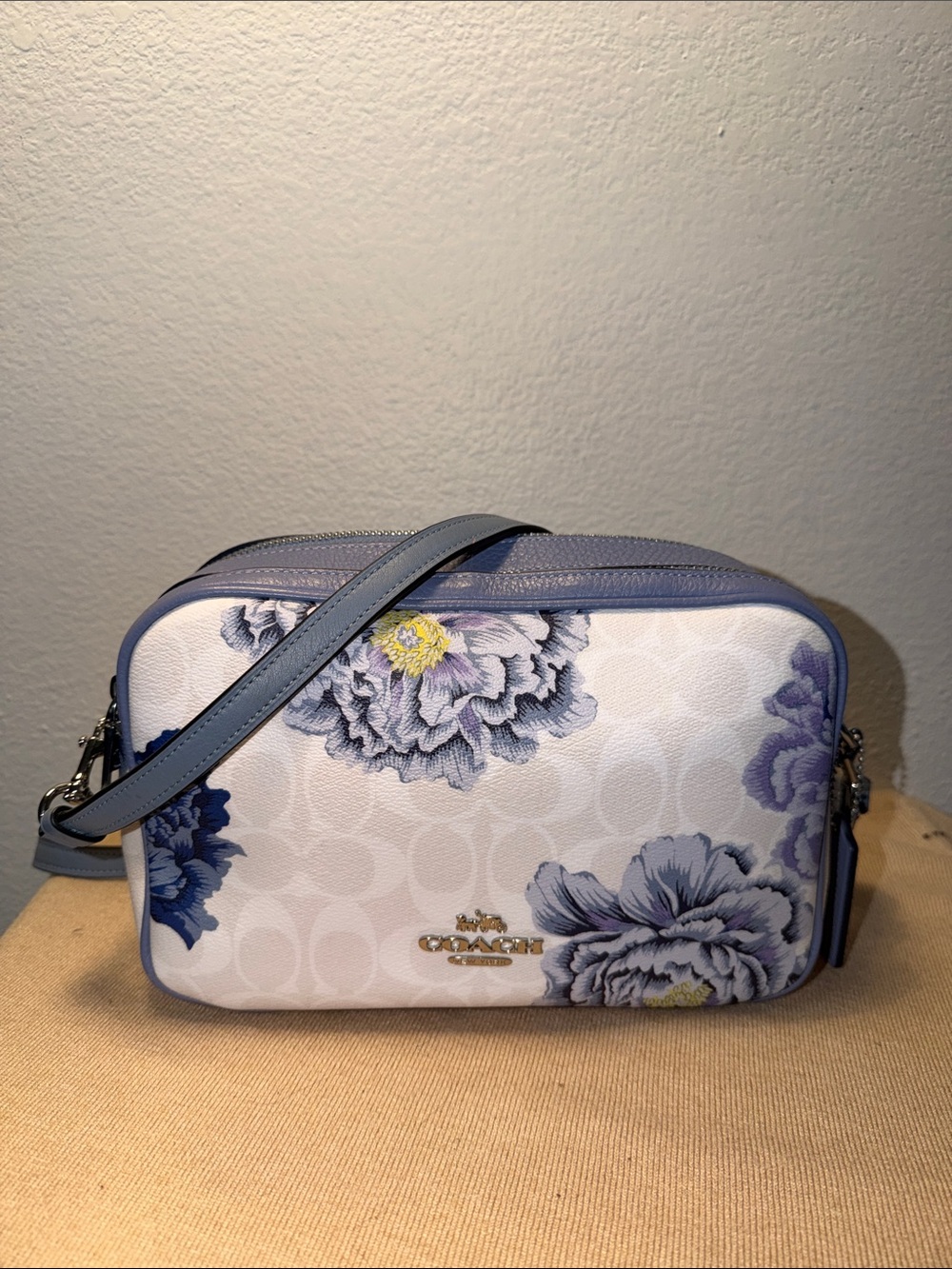 Coach JES CROSSBODY IN SIGNATURE CANVAS WITH KAFFE FASSETT PRINT